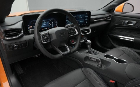 Ford Mustang 5.0 GT V8 Cabrio interior