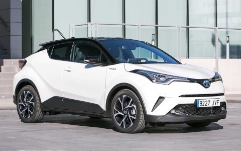 Toyota C-HR hibrid Automatic